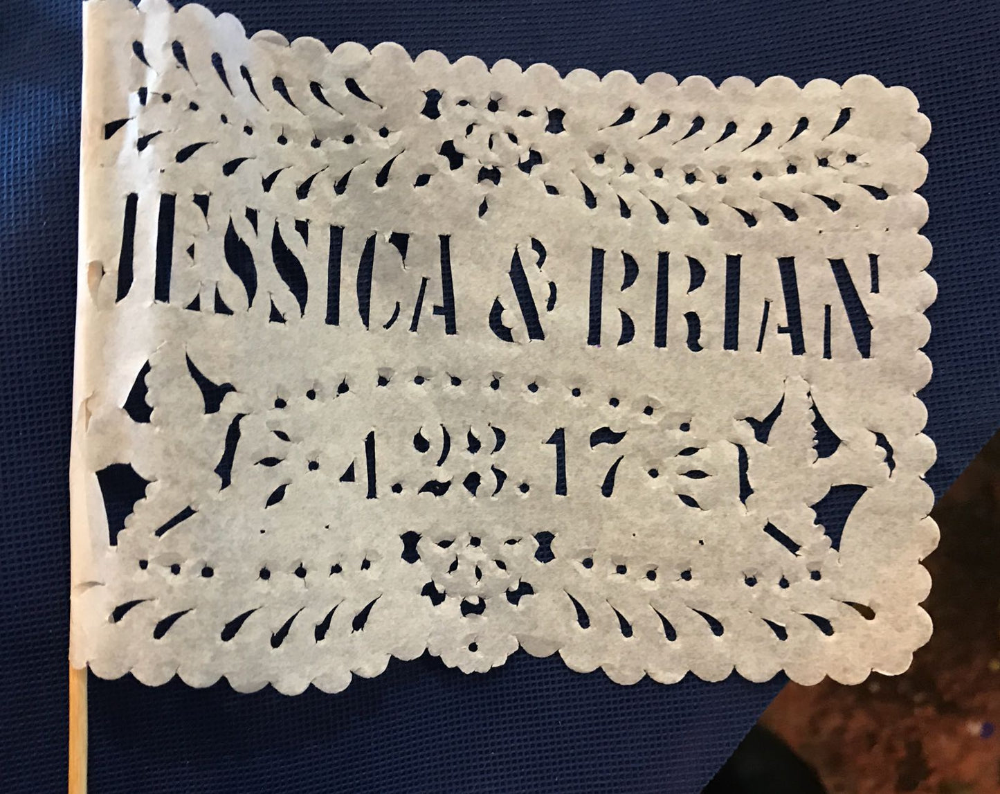 Guirlande de fanions de mariage mexicaine personnalisée Papel Picado en papier de soie de couleur personnalisée avec 2 drapeaux