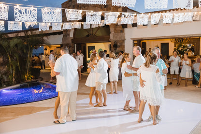 Banderines de papel picado para boda mexicana personalizados en plástico blanco