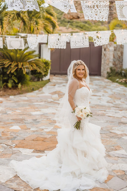 Banderines de papel picado para boda mexicana personalizados en plástico blanco