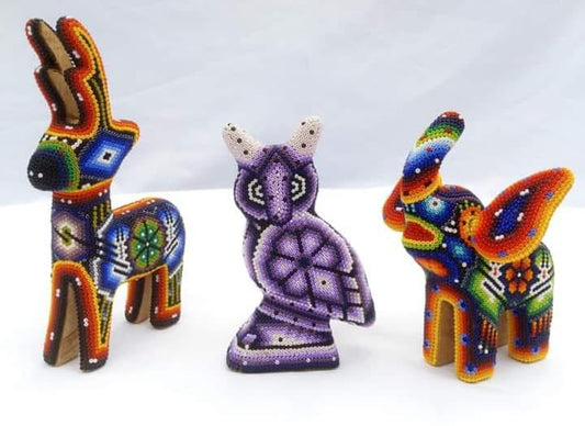 Art perlé Wixarika Huichol - 12 petites figurines en gros